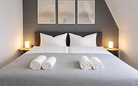 RAHA Apartments - Modernes Studio-Apartment - HBF - Privat Parkplatz